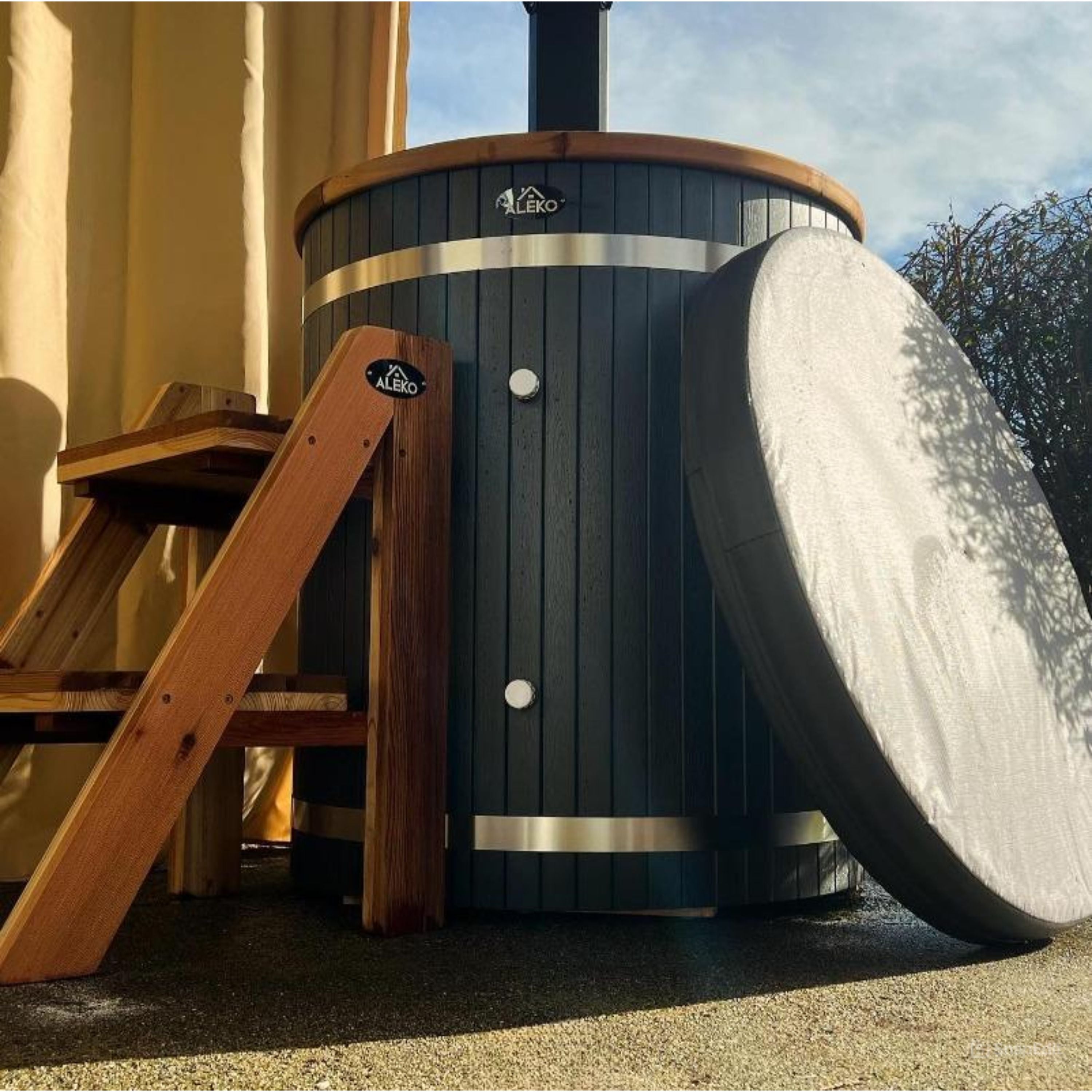 Outdoor Wooden Ice Bath Cold Plunge Tub | Aleko